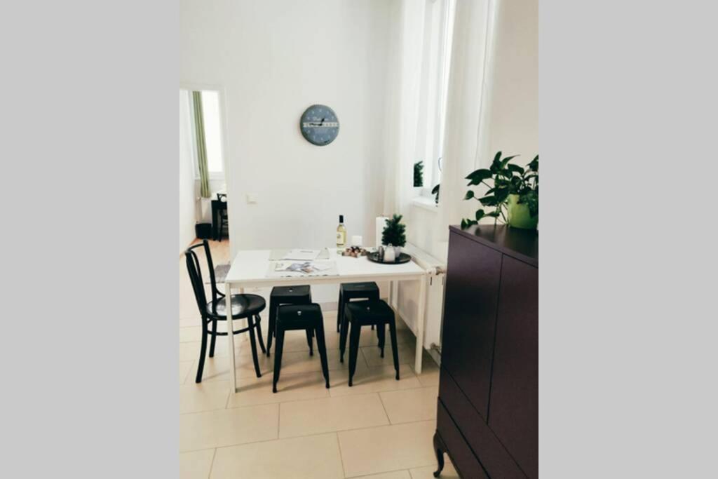 Amadeus - Tram Station To The Opera 2 Mins Away Apartment Vienna Luaran gambar
